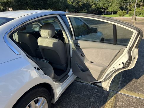 Used 2010 Nissan Altima 2.5 FWD image 27