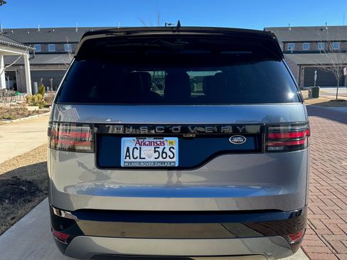 Used 2021 Land Rover Discovery S R-Dynamic image 12