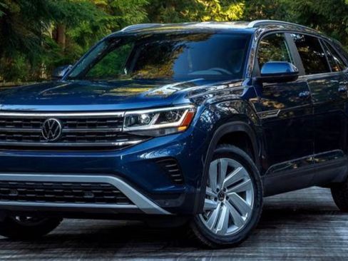 Used 2023 Volkswagen Atlas Cross Sport SE w/ Black Wheel Package AWD/4WD image 4