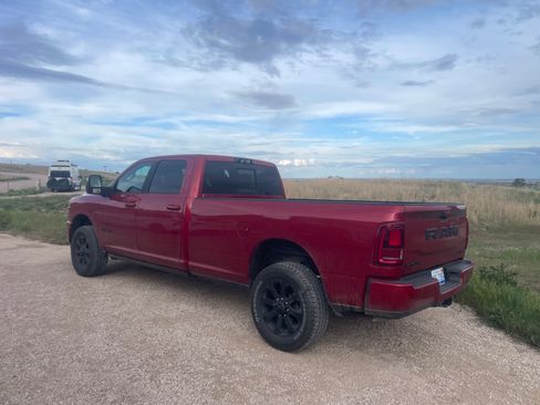 Used 2026 RAM 2500 Laramie AWD/4WD image 5