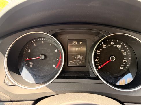 Used 2016 Volkswagen Jetta S image 9