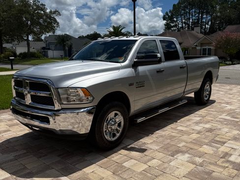 Used 2018 RAM 3500 Tradesman w/ Chrome Appearance Group RWD image 17