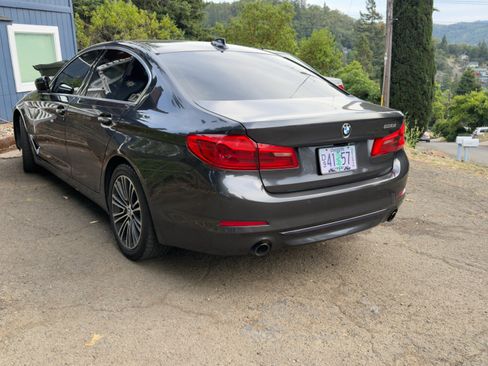 Used 2018 BMW 530i RWD image 4