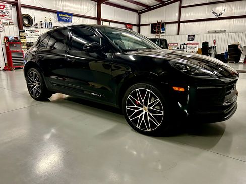 Used 2024 Porsche Macan S AWD/4WD image 11