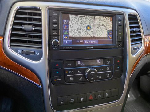 Used 2012 Jeep Grand Cherokee Overland image 28