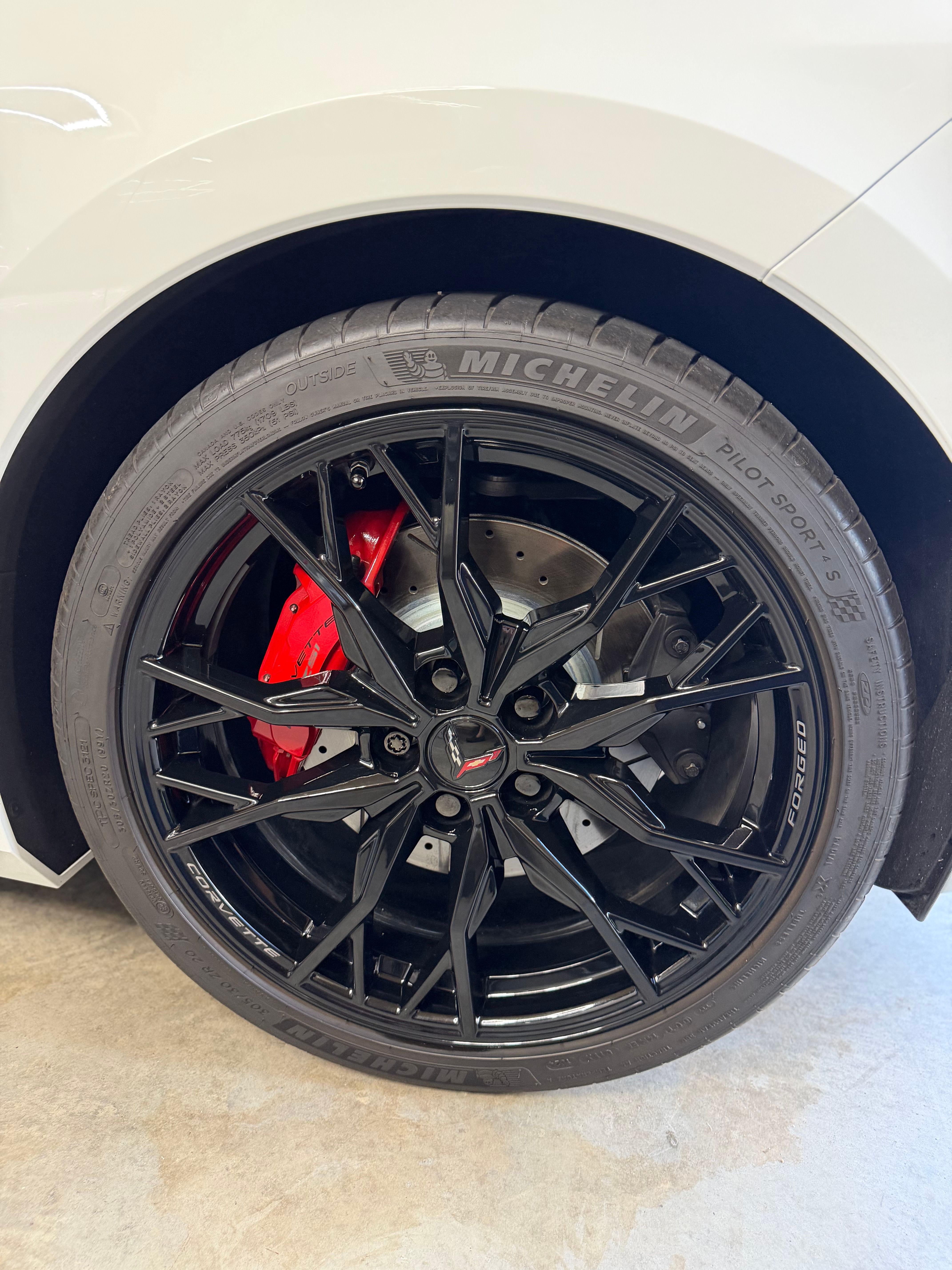 Used 2024 Chevrolet Corvette Stingray Preferred Cpe w/ Z51 Performance Package RWD image 15