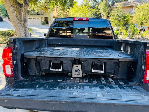 Used 2016 Chevrolet Silverado 1500 LTZ Z71 w/ LTZ Plus Package image 2