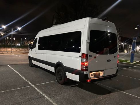 Used 2016 Mercedes-Benz Sprinter 2500 image 4