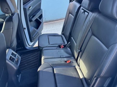 Used 2018 Volkswagen Atlas SE image 19