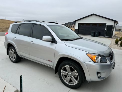 Used 2010 Toyota RAV4 Limited AWD/4WD image 1