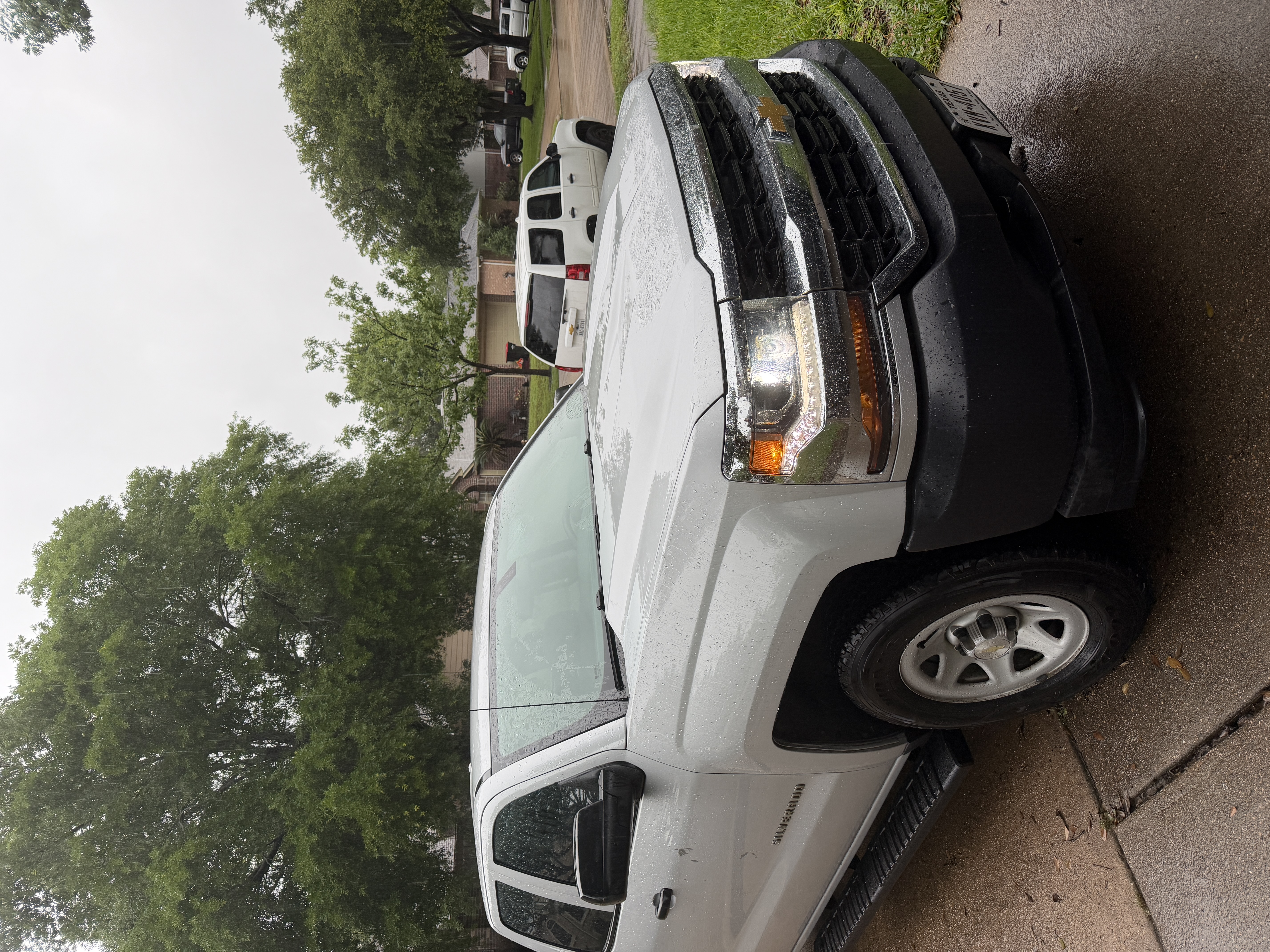 Used 2018 Chevrolet Silverado 1500 W/T w/ Trailering Package AWD/4WD image 2