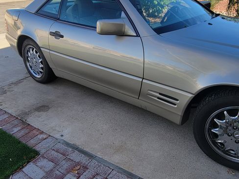 Used 1996 Mercedes-Benz SL 320 image 2
