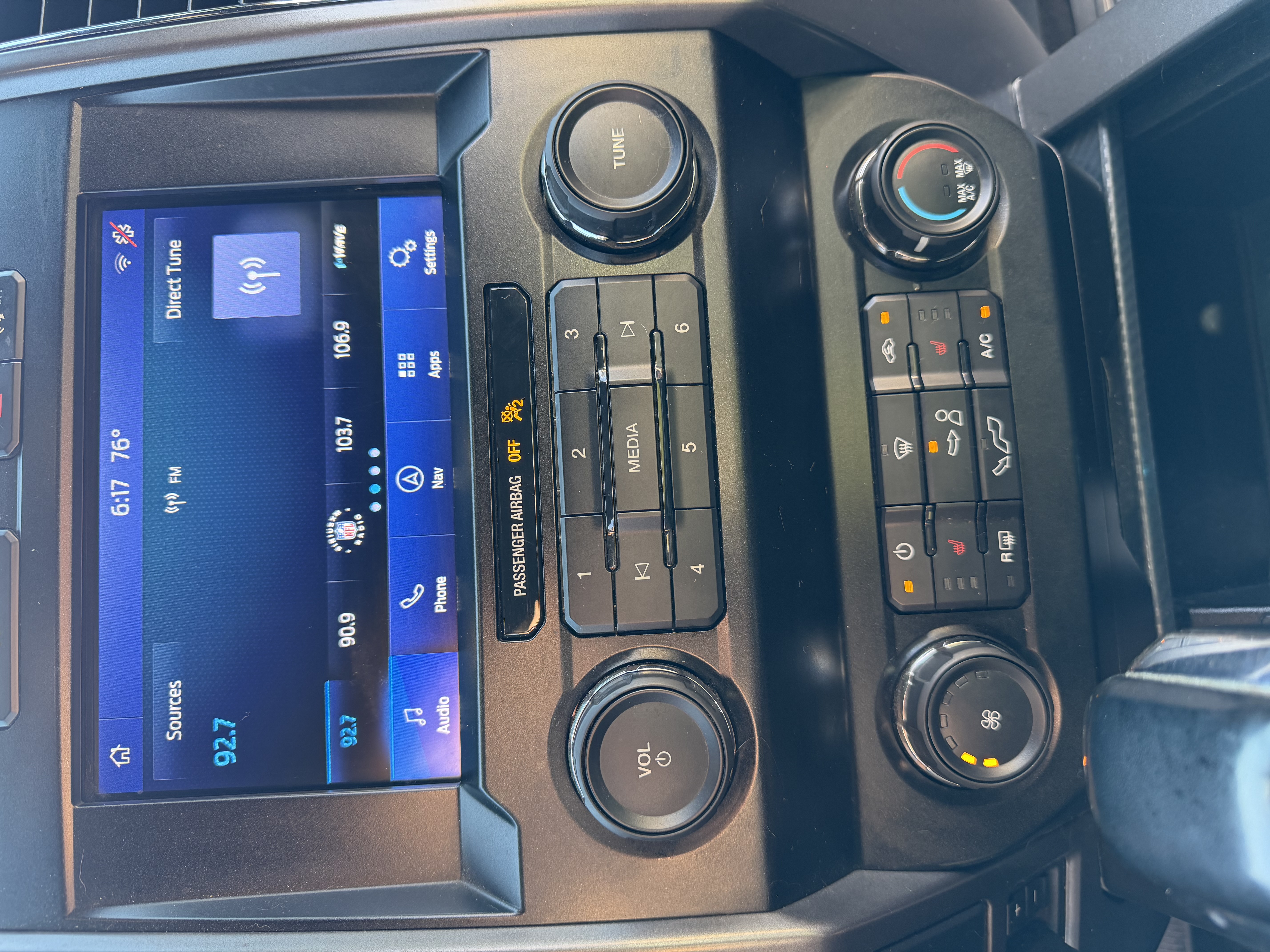 Used 2019 Ford F150 XLT w/ Equipment Group 302A Luxury AWD/4WD image 12