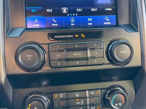 Used 2019 Ford F150 XLT w/ Equipment Group 302A Luxury AWD/4WD image 12