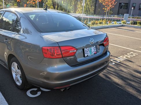 Used 2013 Volkswagen Jetta TDI image 2