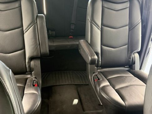 Used 2016 Cadillac Escalade ESV Platinum AWD/4WD image 10