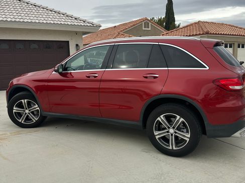 Used 2017 Mercedes-Benz GLC 300 4MATIC image 12