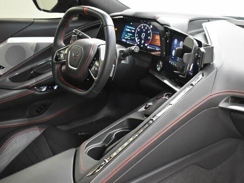 Used 2021 Chevrolet Corvette Stingray Premium Cpe w/ Z51 Performance Package image 8