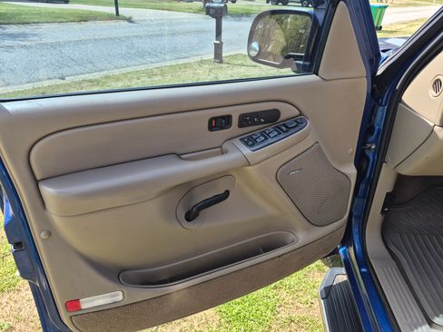 Used 2004 Chevrolet Silverado 1500 LT image 12