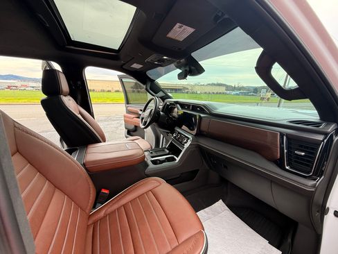 Used 2025 GMC Sierra 3500 Denali Ultimate image 14