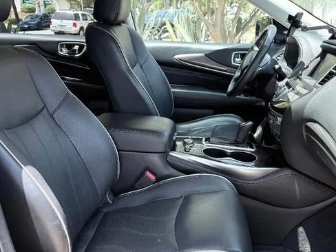 Used 2020 INFINITI QX60 Luxe w/ Essential Package FWD image 12