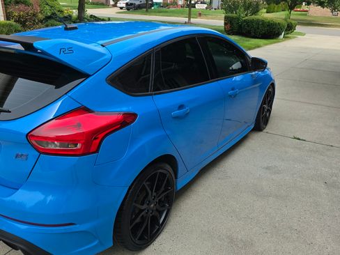 Used 2017 Ford Focus RS AWD/4WD image 4
