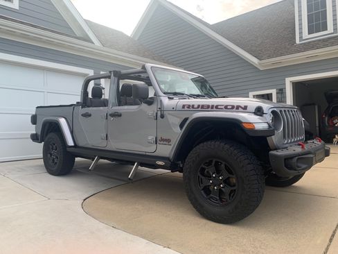 Used 2020 Jeep Gladiator Rubicon AWD/4WD image 2