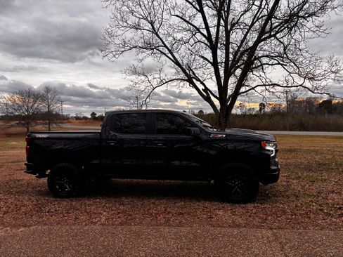 Used 2022 Chevrolet Silverado 1500 LT Trail Boss w/ Protection Package image 5