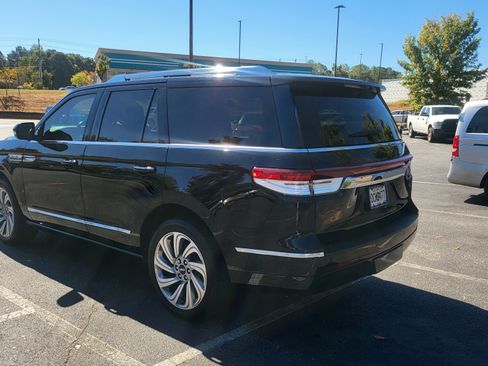 Used 2023 Lincoln Navigator Reserve image 9