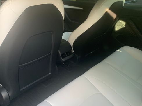 Used 2022 Tesla Model 3 RWD image 2