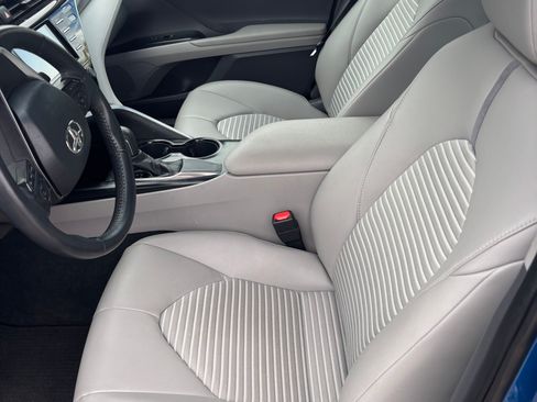 Used 2018 Toyota Camry SE image 8