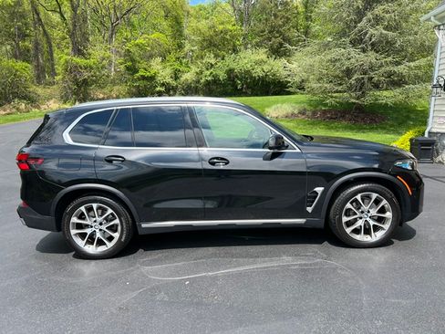 Used 2024 BMW X5 xDrive40i w/ Premium Package AWD/4WD image 4