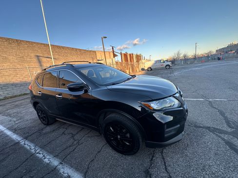 Used 2017 Nissan Rogue SV w/ Midnight Edition Package image 10