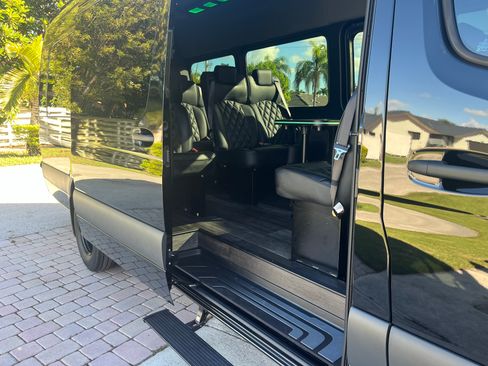 Used 2022 Mercedes-Benz Sprinter 3500 image 20