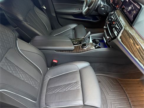 Used 2023 BMW M550i xDrive w/ Executive Package image 12