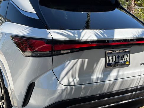 Used 2025 Lexus RX 350 Premium Plus w/ Convenience Package image 2