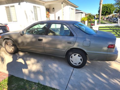 Used 1999 Toyota Camry CE image 4