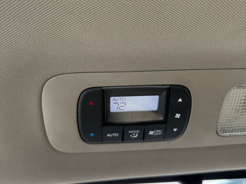 Used 2015 Honda Odyssey Touring Elite image 16