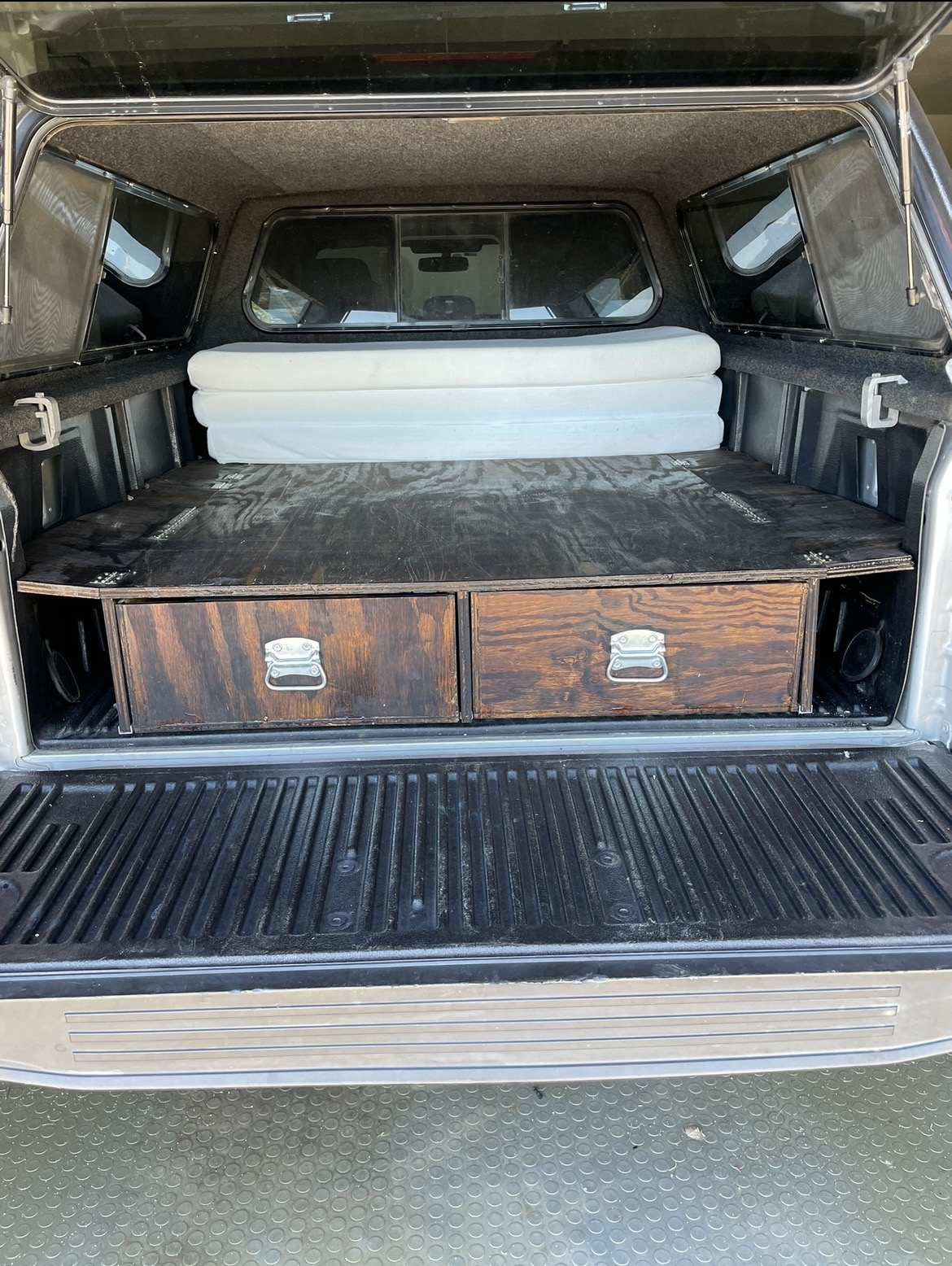 Used 2018 Ford F150 XLT w/ Equipment Group 302A Luxury AWD/4WD image 11