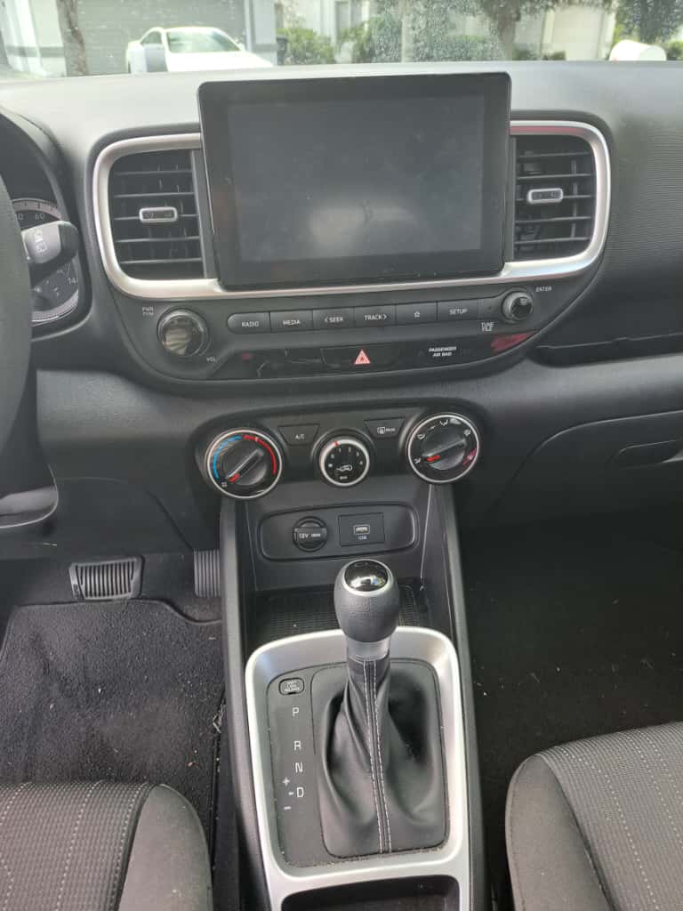 Used 2021 Hyundai Venue SE FWD image 10