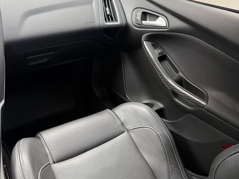 Used 2018 Ford Focus ST w/ Equipment Group 402A FWD image 16