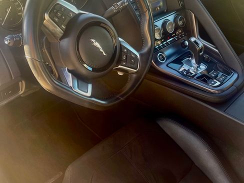 Used 2018 Jaguar F-TYPE R-Dynamic image 11