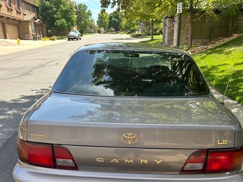 Used 1996 Toyota Camry LE image 12