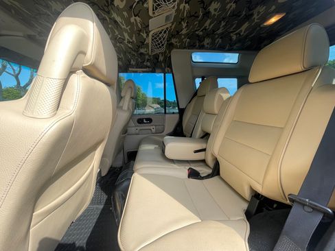 Used 2003 Land Rover Discovery S image 17