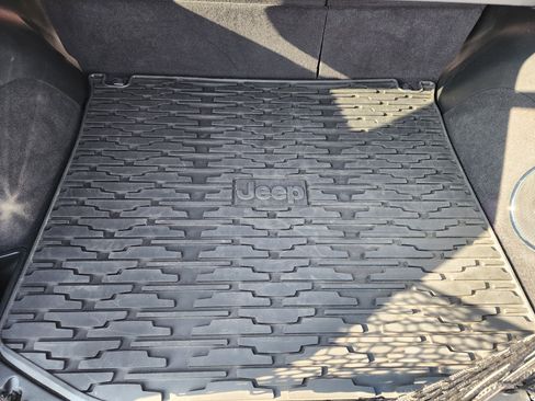 Used 2018 Jeep Grand Cherokee Trackhawk image 17