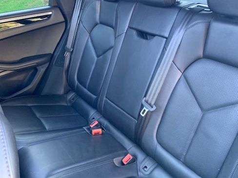 Used 2018 Porsche Macan Sport Edition image 18