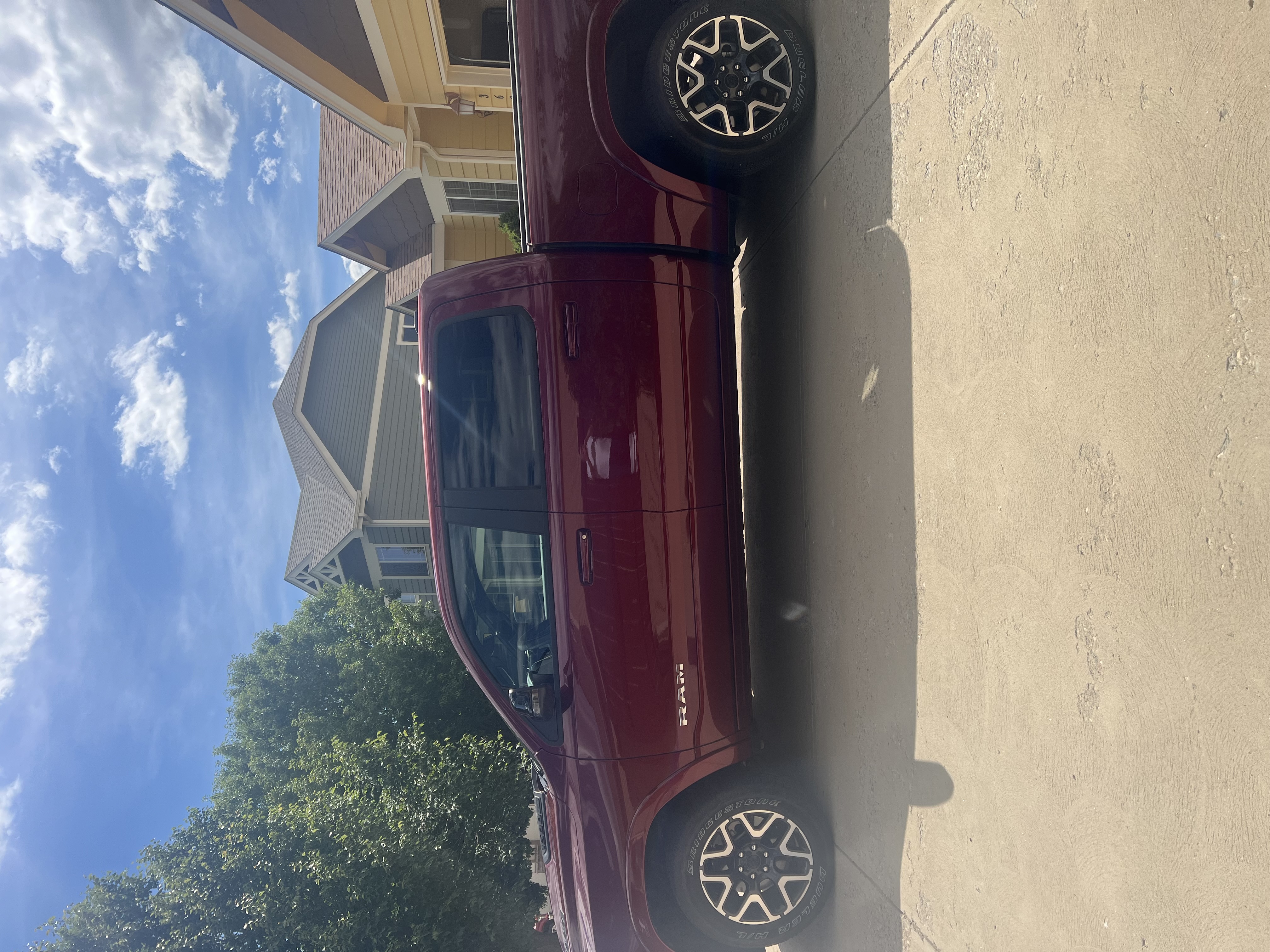 Used 2025 RAM 1500 Laramie w/ Sport Appearance Package AWD/4WD image 14