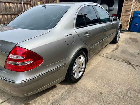 Used 2003 Mercedes-Benz E 320 Sedan image 4