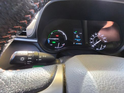 Used 2021 Toyota Sienna XSE image 5