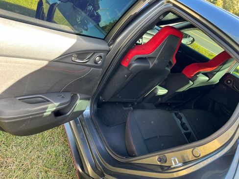 Used 2019 Honda Civic Type R image 10